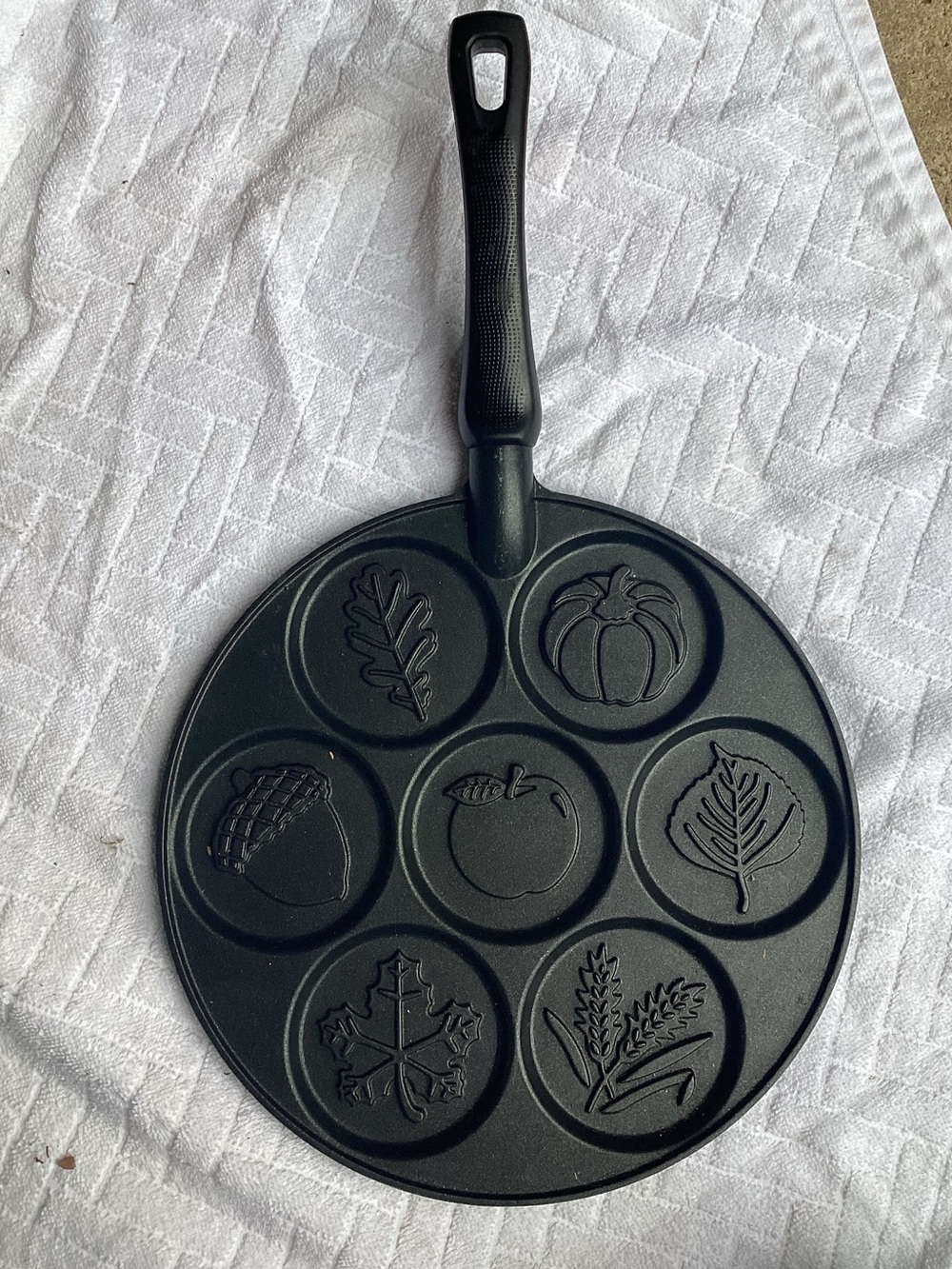 Nordic Ware Mini Pancake Griddle Pan Fall Autumn Black Cast Aluminum Cookware